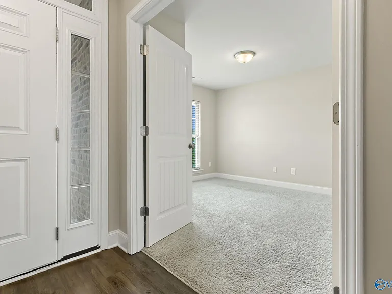 122 Ardsley Dr — Photo 3