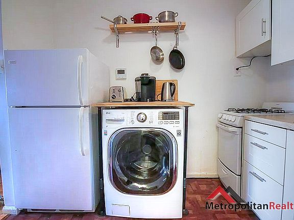 4th image of 605 6th St APT 2B