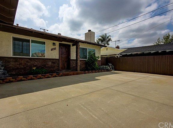 3rd image of 1304 S Briargate Ln