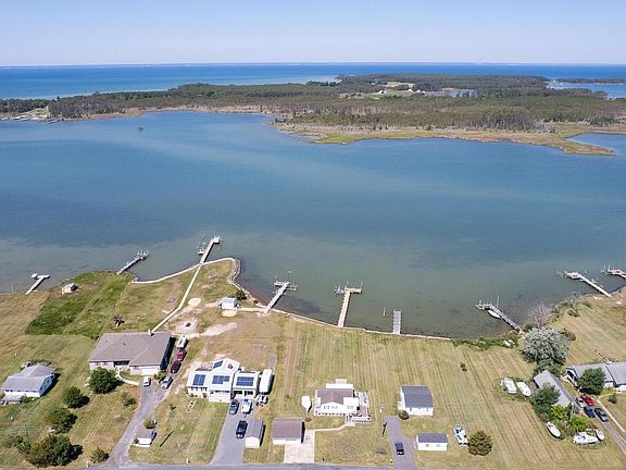 2nd image of 5558 Bowen Rd
