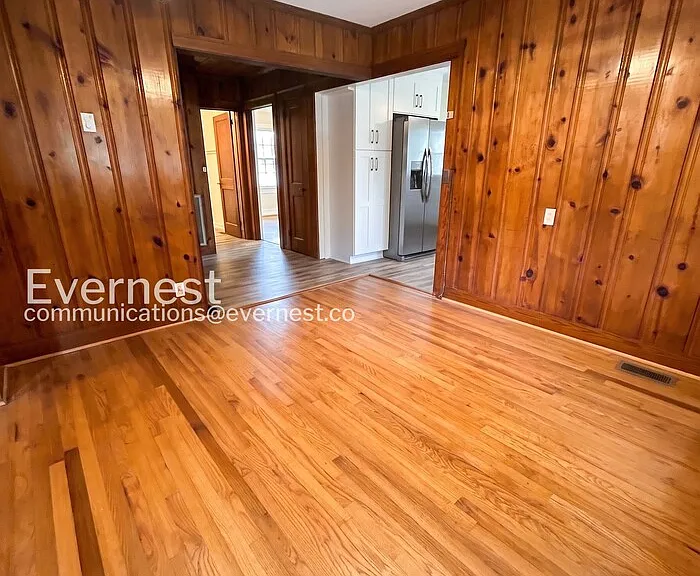 433 Holt Ave — Photo 7