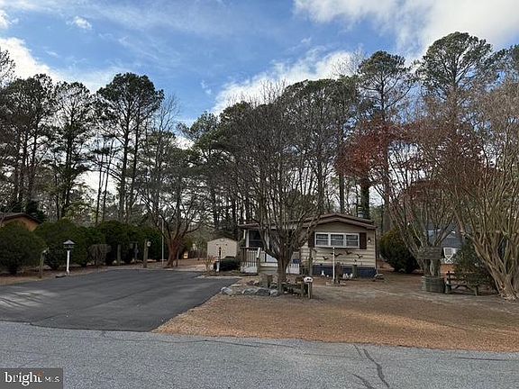 2nd image of 34518 Maryland Dr
