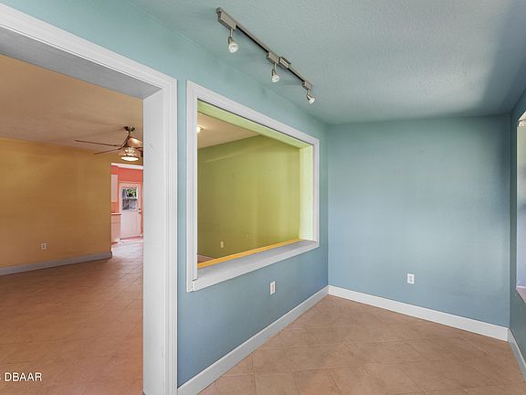 5th image of 210 Maurice Ave