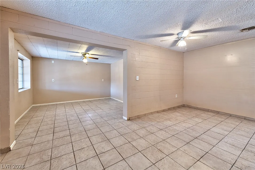 2 bed, 1.0 bath, 1025 sqft, $1,500 — Photo 2