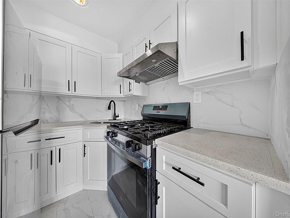 5th image of 42-11 108 st