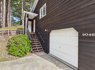 9046 Shelter Cove Rd, Whitethorn, CA