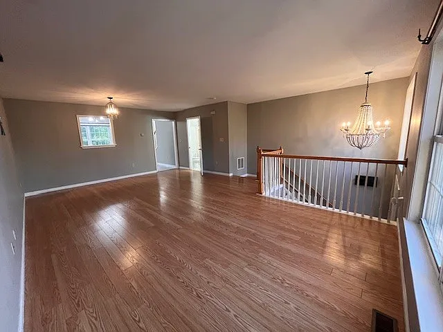 305 S Oak St — Photo 8