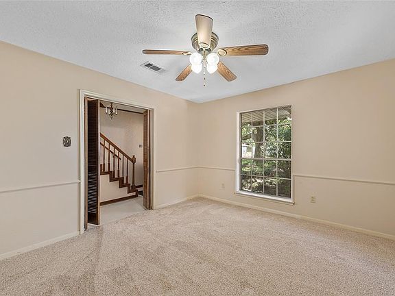 4th image of 104 Staples Dr