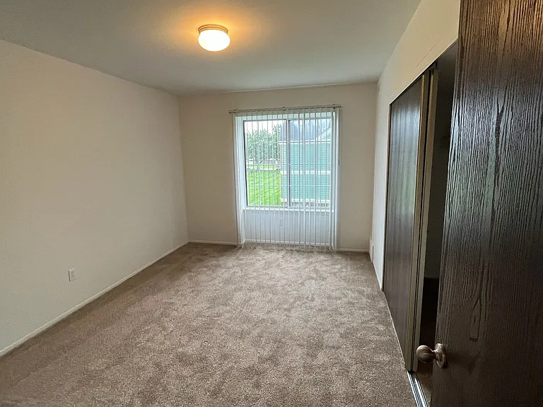Charter Oaks Apartments — Photo 53