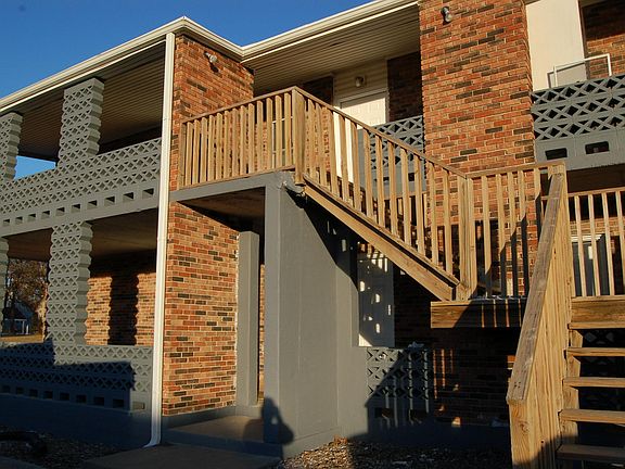 2nd floor balcony views!