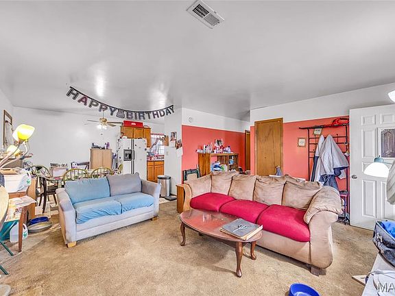 5th image of 415 Walnut St