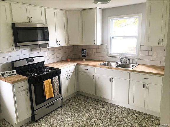 3rd image of 9 Paradise Ct