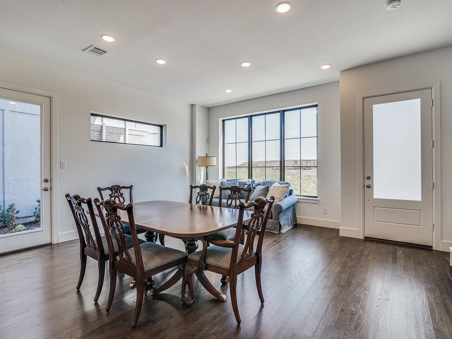 722 Resort Dr — Photo 4