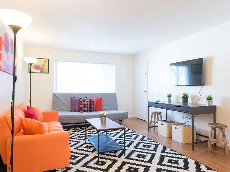 37 Oxford Cir #P — Photo 8