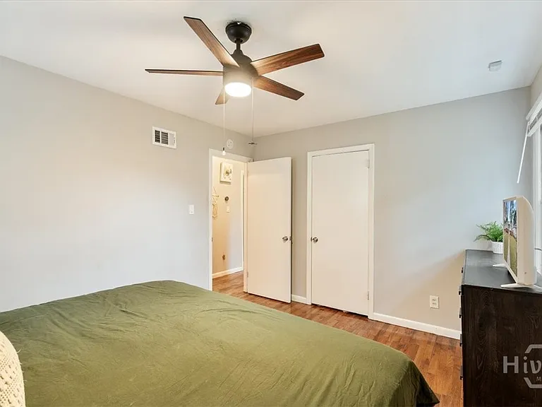 325 Manor Dr — Photo 9