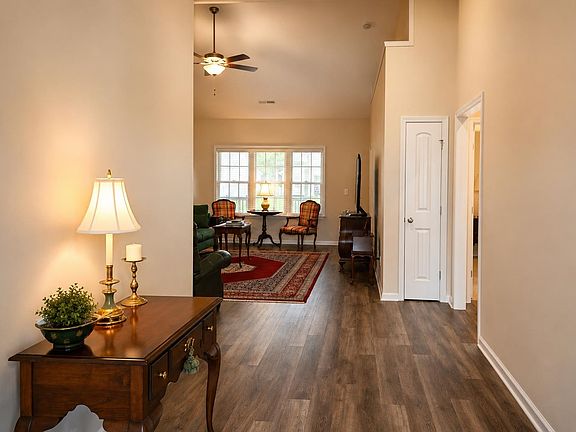 5th image of 402 Grain Field Dr.