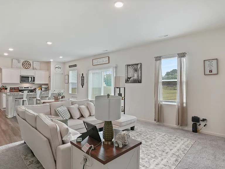 530 Cessna Dr — Photo 17
