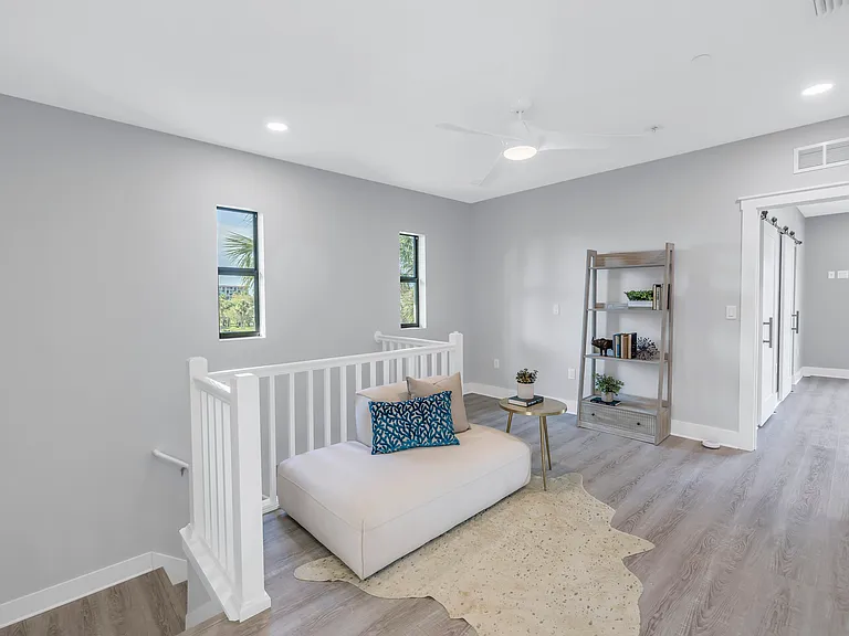 12404 Capri Cir N — Photo 5