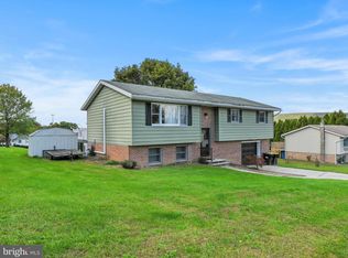 23 Lincoln Dr, Hamburg, PA 19526