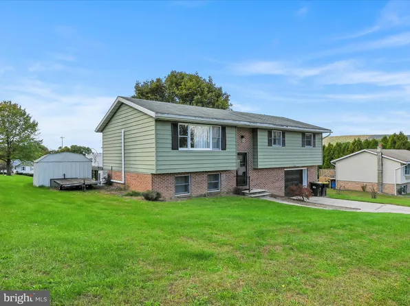 23 Lincoln Dr, Hamburg, PA 19526