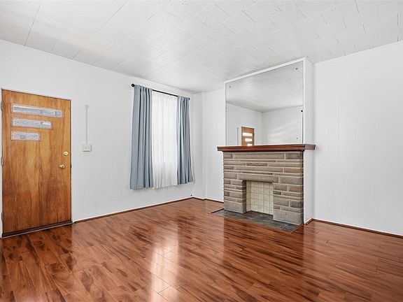 4th image of 4400 Davison St