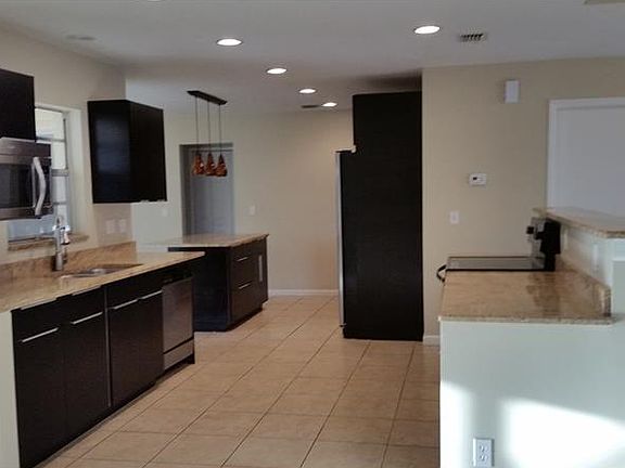 4th image of 107 Foxwood Dr