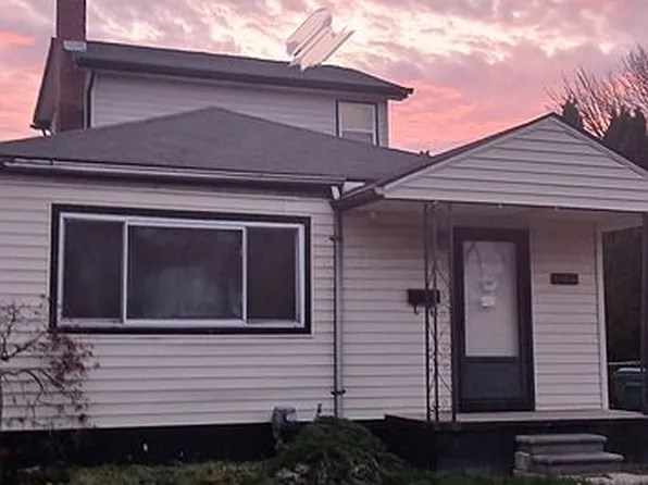 24614 Tuscany Ave, Eastpointe, MI 48021