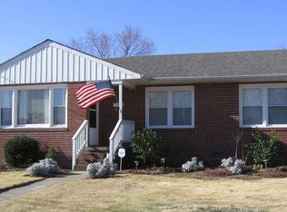 15 Mansford Dr, Hampton, VA 23664