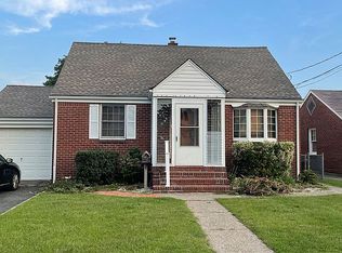 76 17th Ave, Elmwood Park, NJ 07407