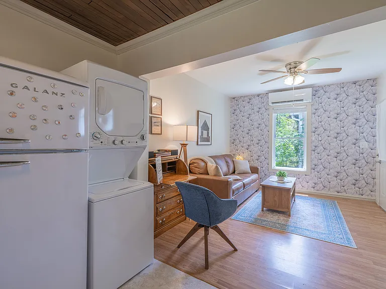 313 W Maple St #1 — Photo 15
