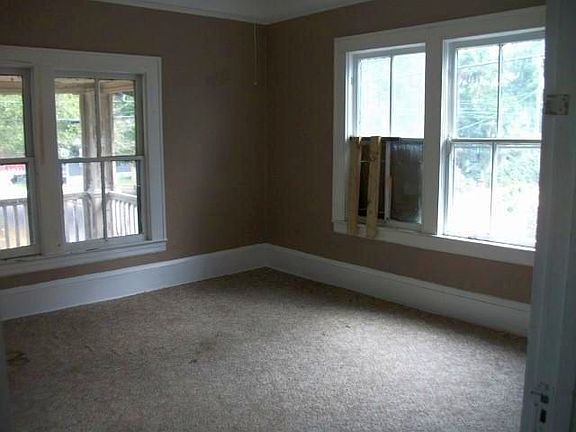 4th image of 1756 Broadway Ave