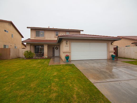 3rd image of 1032 Eucalyptus Ave