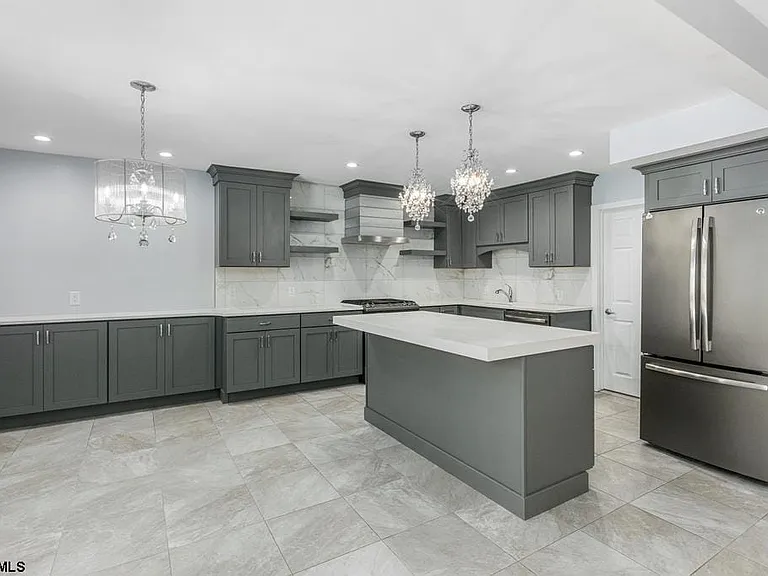 801 Dudley Ct #1402 — Photo 7