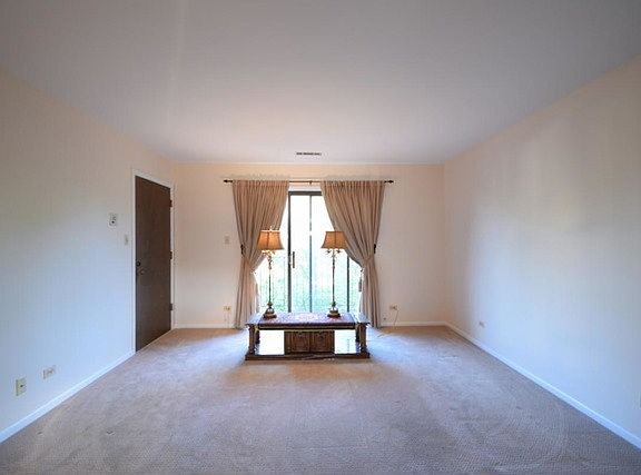 3rd image of 1578 Liberty Dr #C6