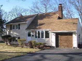 29 Irving Pl, Islip Terrace, NY 11752