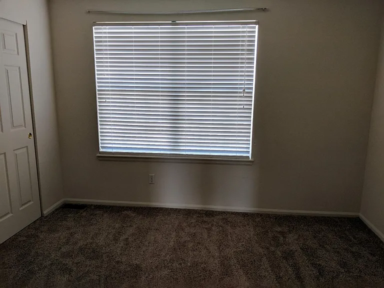 414 Poppy Dr — Photo 3
