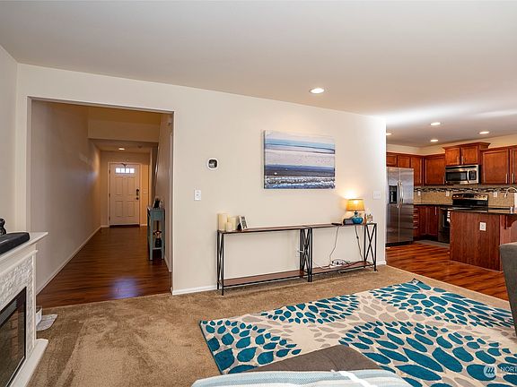 3rd image of 19525 SE 271st Place