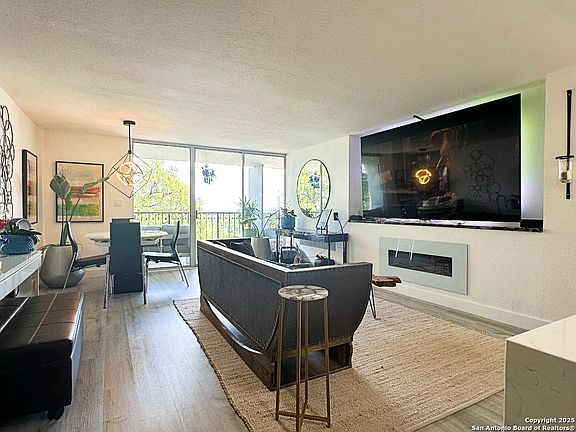 4th image of 7039 SAN PEDRO AVE #402