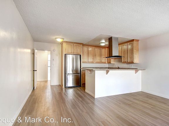 4th image of 2665 31st St APT 2