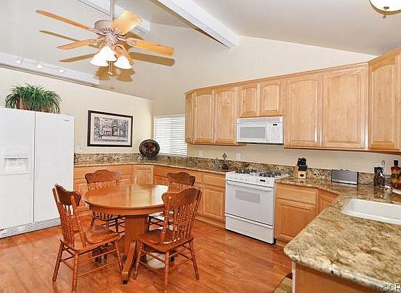 3rd image of 1221 N Hinsdale Pl