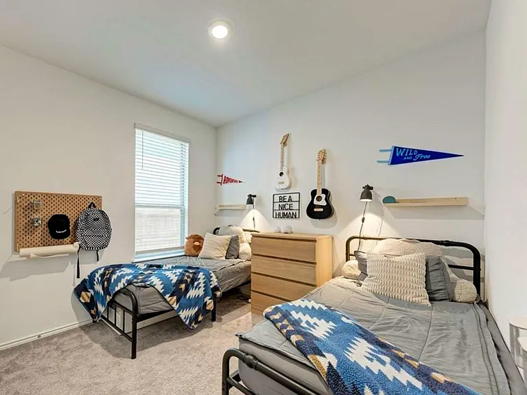 112 Bennington Dr — Photo 15