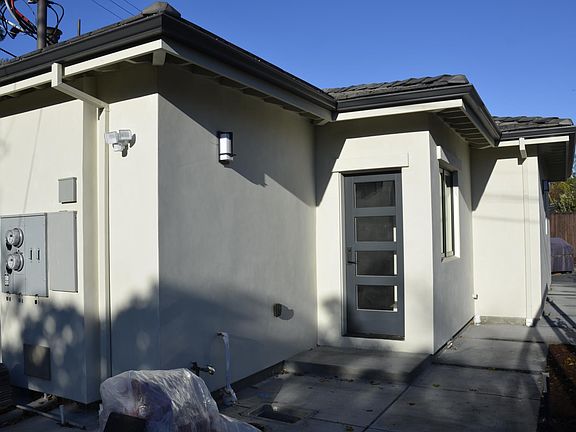 2nd image of 836 Bruce Dr #A