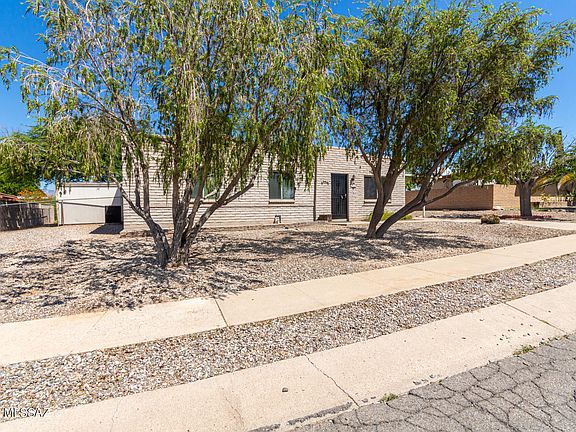 3rd image of 9361 E Pikes Peak Dr