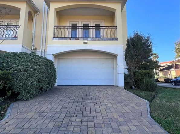 3000 McCulloch Cir, Houston, TX 77056