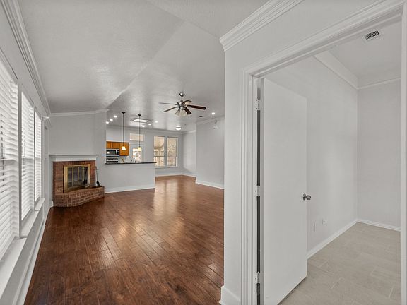 3rd image of 1023 Port Boliver Dr