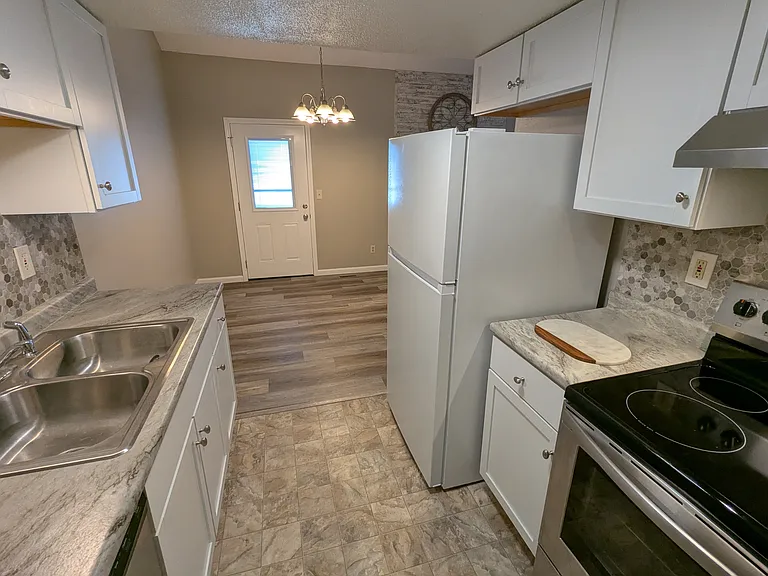 110 Weber Rd — Photo 10