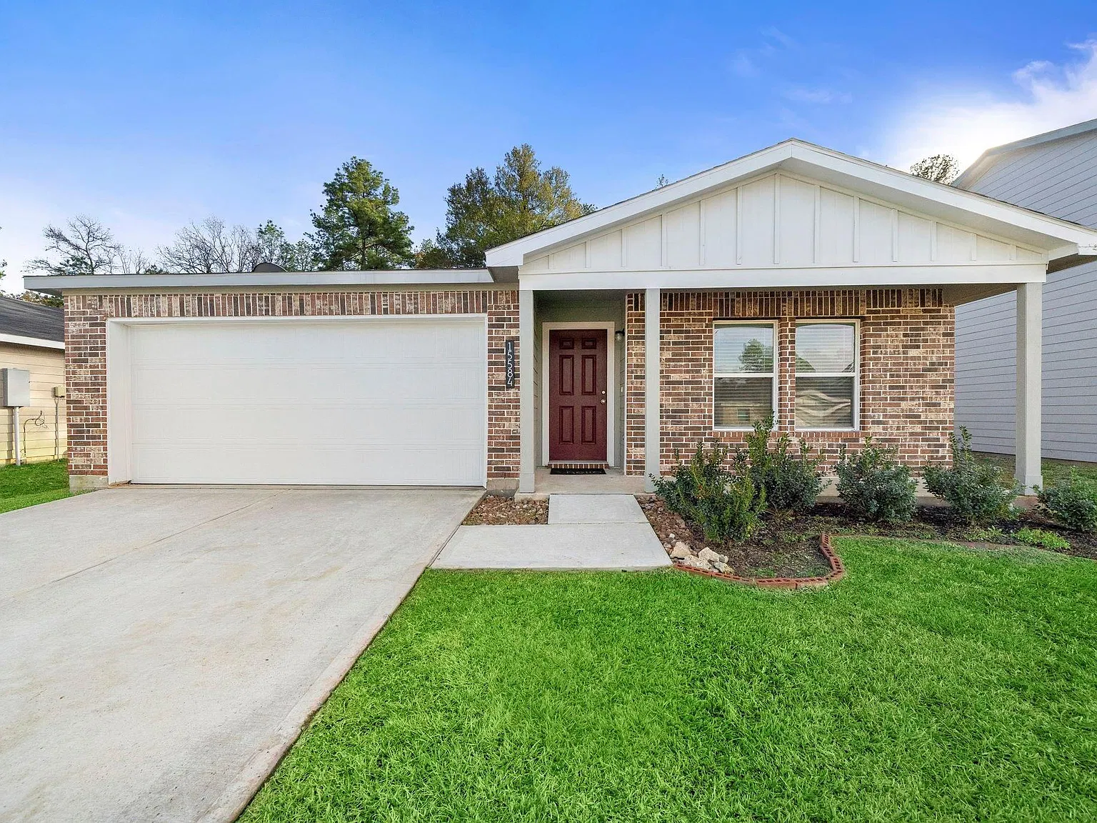 4 bed, 2.0 bath, 1646 sqft, $1,599 — Photo 1