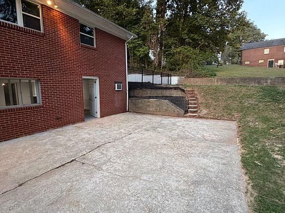 4th image of 113 Ann St