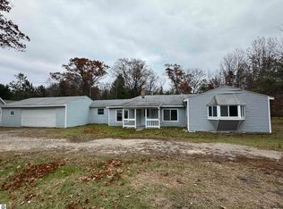5414 S Branch Rd, Long Lake, MI 48743
