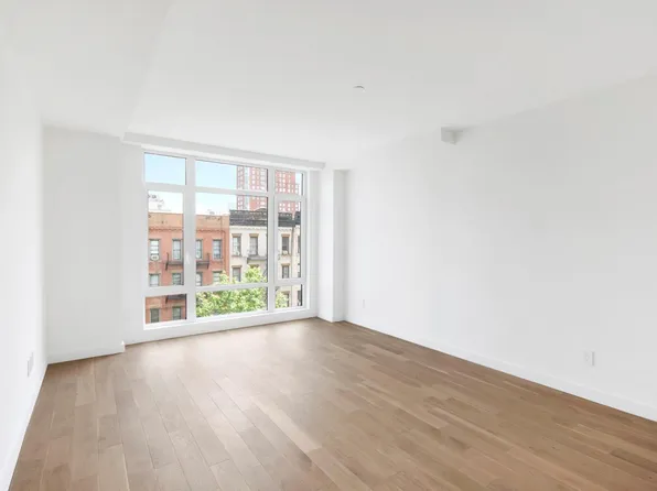 952 Columbus Avenue 4A image 3 of 8